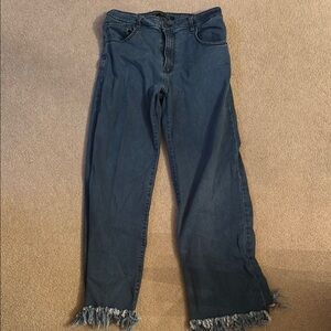 Stylish Blue Frayed Hem Women's Jeans